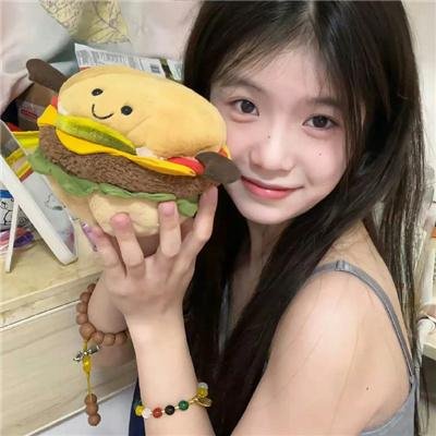 战火中的花蕾